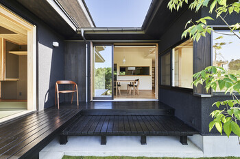 中庭と回遊する家